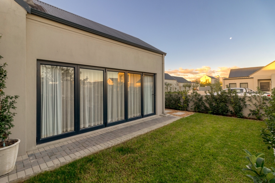 3 Bedroom Property for Sale in Aan de Wijnlanden Western Cape